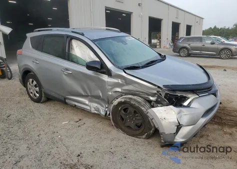 2017 Toyota Rav4 Le z USA, uszkodzony, nr VIN 2T3ZFREV6HW353008